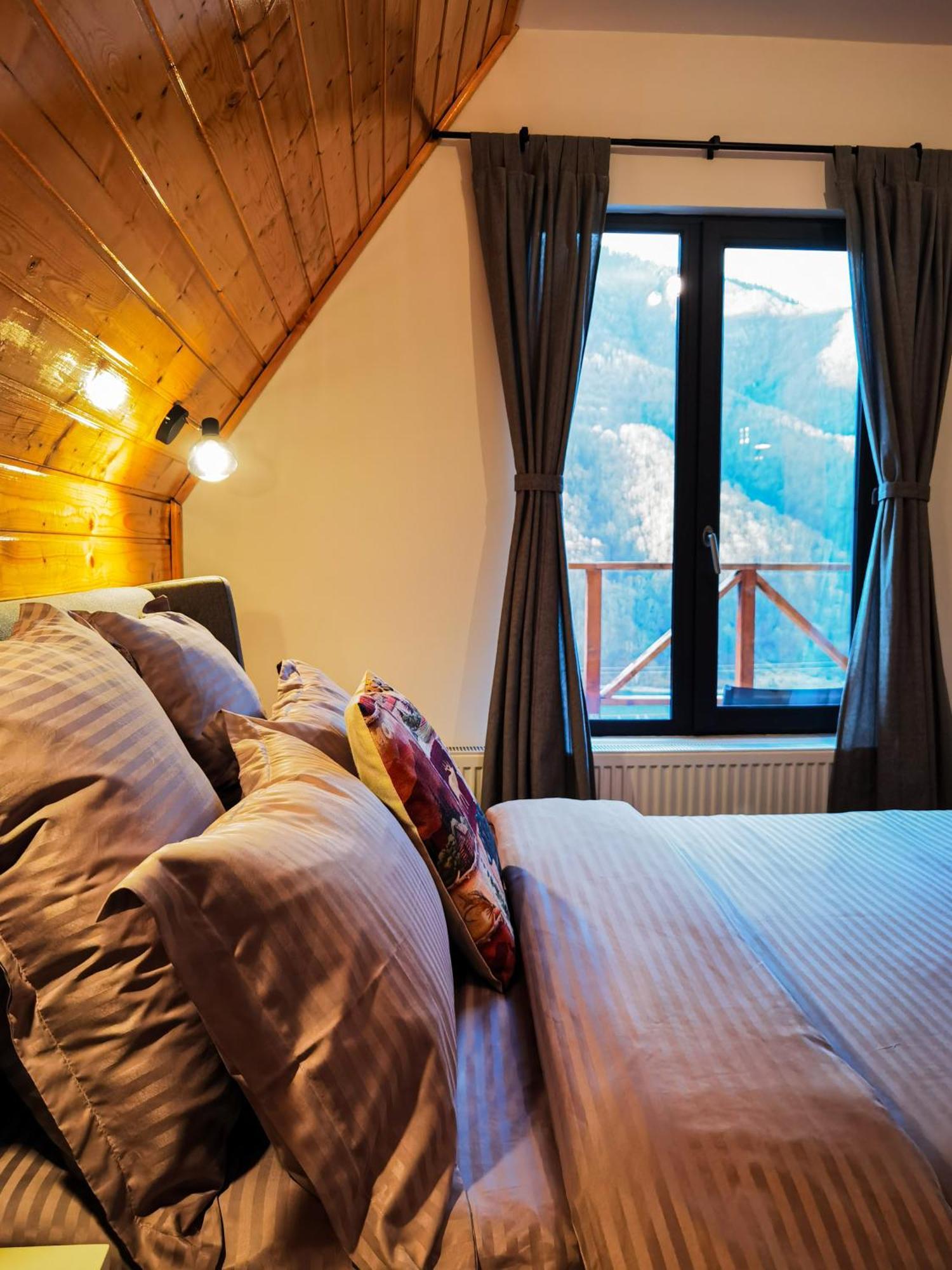 Wild Cabin Malaia Ngoại thất bức ảnh
