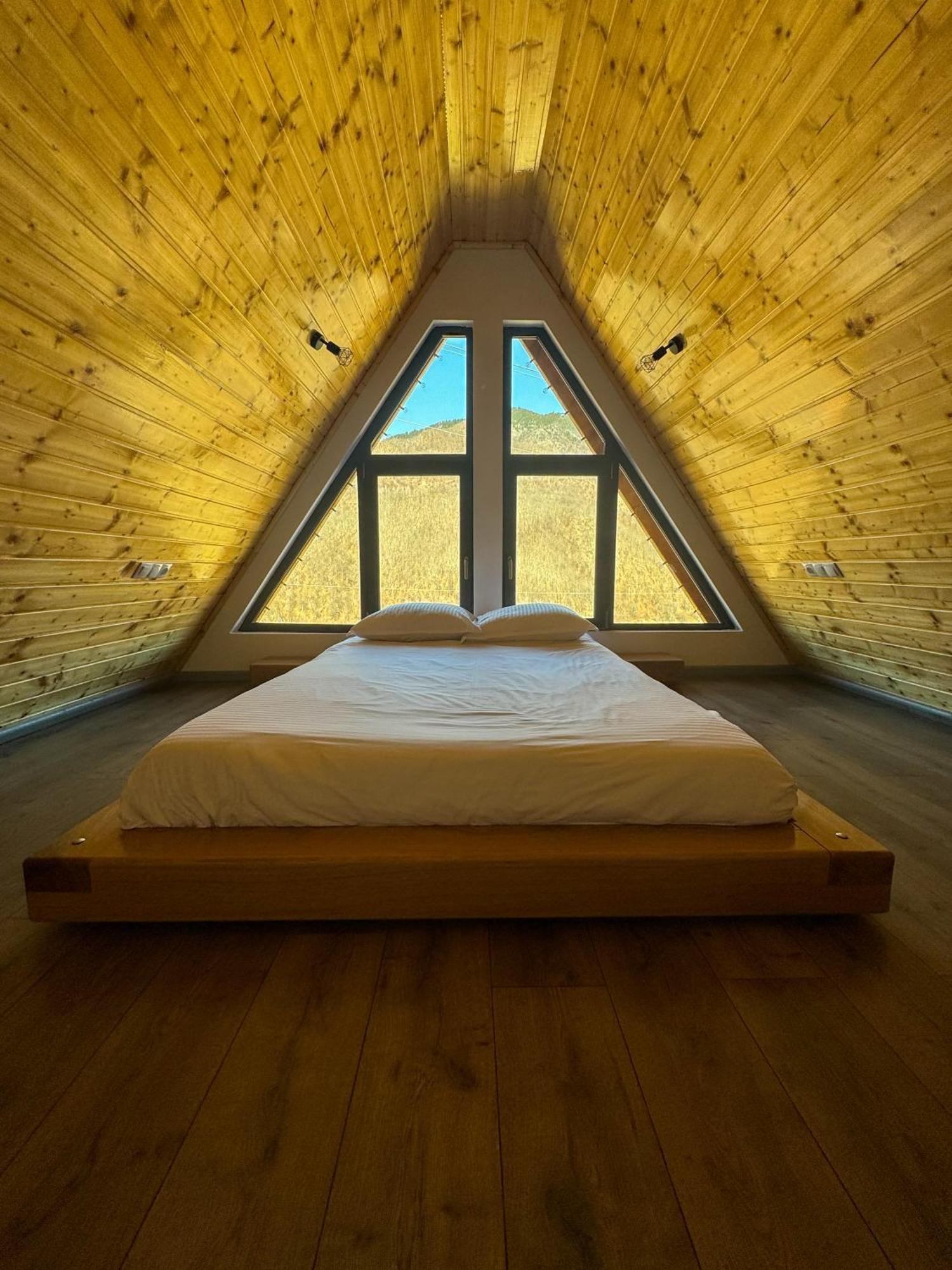 Wild Cabin Malaia Ngoại thất bức ảnh
