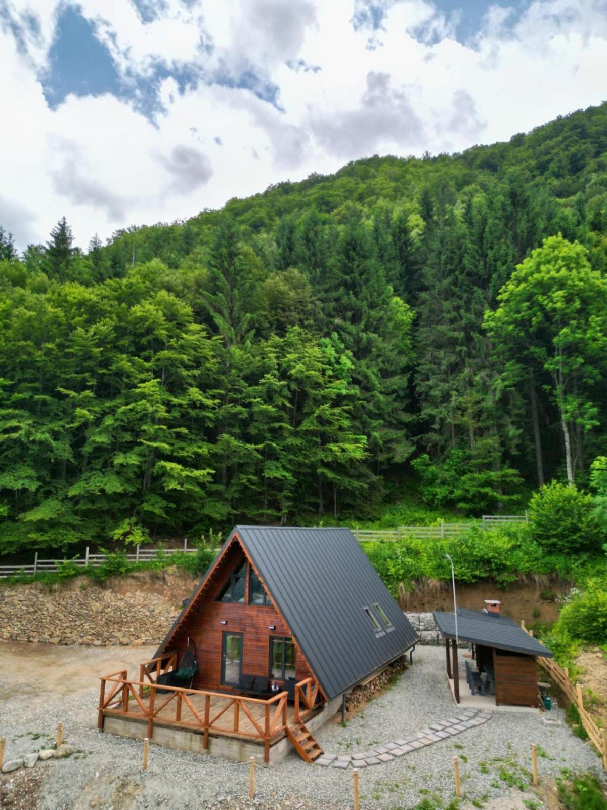 Wild Cabin Malaia Ngoại thất bức ảnh